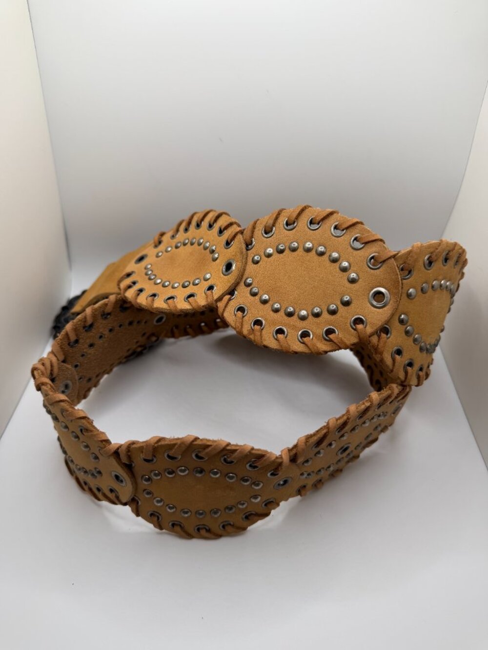 Calvin Klein Wide Tan Leather Concho Belt Studded Boho Western - Picture 3 of 3
